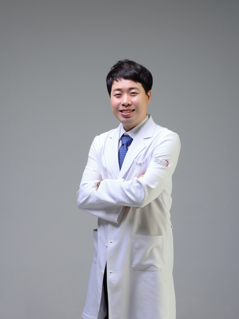 Dr. 김준형 원장